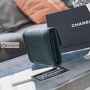 Chanel Boy Wallet Chevron In Grained Leather Forest Green A84385 10×15×3.5cm - 2