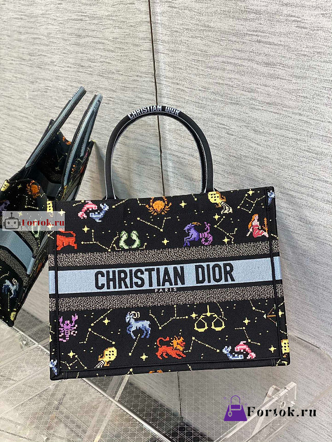 Dior Medium Book Tote Zodiac Embroidery Black M1296 36x27.5x16.5cm - 1