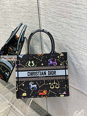 Dior Small Book Tote Zodiac Embroidery Black M1265 26x22cm - 1