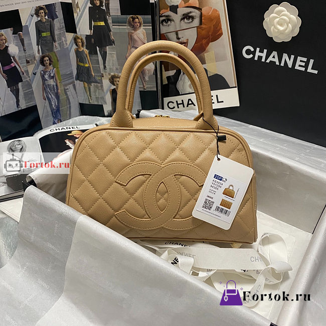 Chanel Bowling Bag In Grained Leather Beige 25x14x9cm  - 1