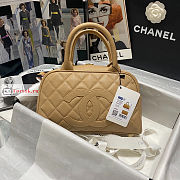 Chanel Bowling Bag In Grained Leather Beige 25x14x9cm  - 1