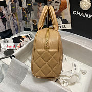 Chanel Bowling Bag In Grained Leather Beige 25x14x9cm  - 6