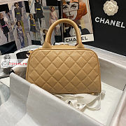 Chanel Bowling Bag In Grained Leather Beige 25x14x9cm  - 4