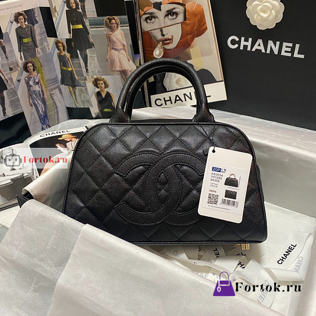 Chanel Bowling Bag In Grained Leather Black 25x14x9cm  - 1