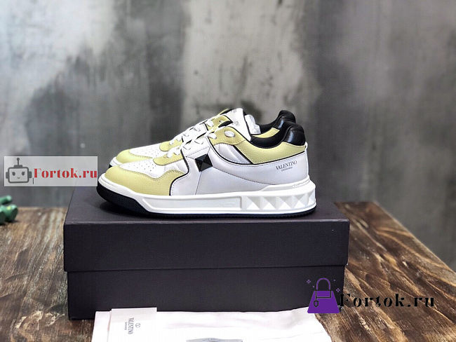 Valentino One Stud Low Top Sneaker Lime - 1