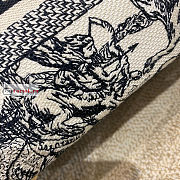 Dior Medium Lady D-Lite Bag Zodiac Embroidery M0565 24x20x11cm - 2