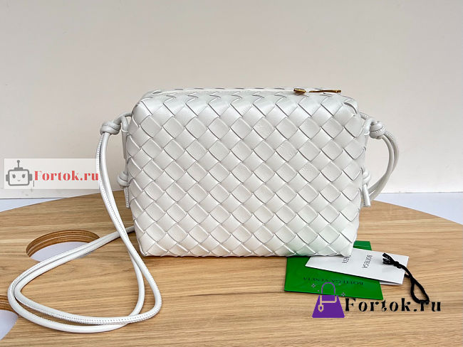 Bottega Veneta Loop Camera Bag White 25cm - 1