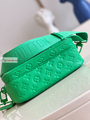 Louis Vuitton S Lock Messenger Green M20904 22x18x8cm - 4