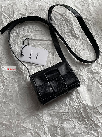 Bottega Veneta Candy Cassette In Smooth Leather Black 12x8x4cm