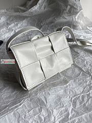 Bottega Veneta Candy Cassette In Smooth Leather White 12x8x4cm - 4