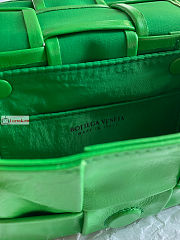 Bottega Veneta Candy Cassette In Smooth Leather Green 12x8x4cm - 3