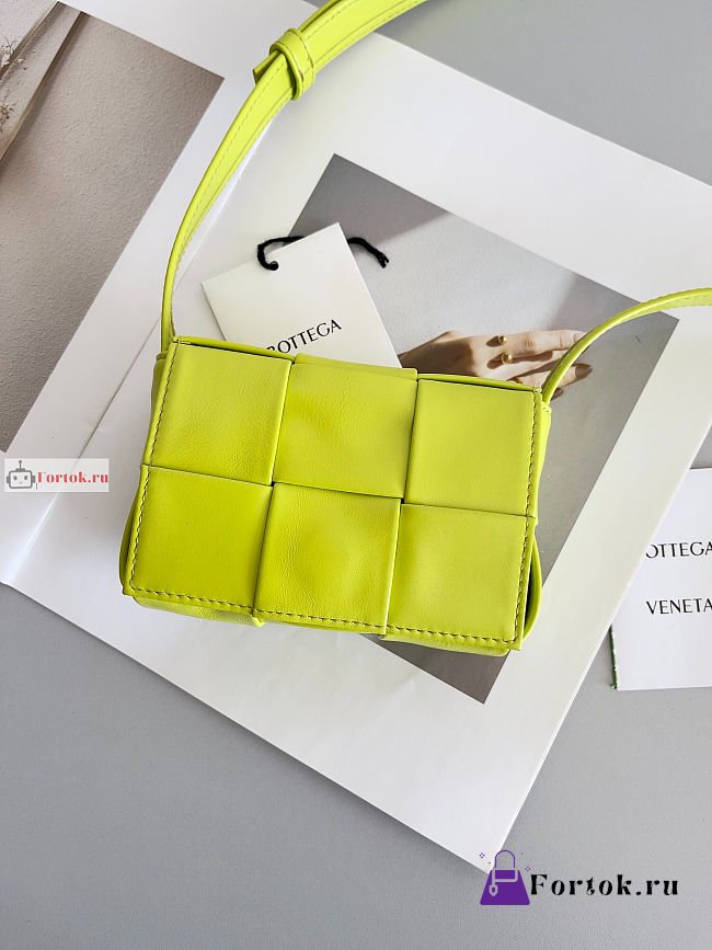 Bottega Veneta Candy Cassette In Smooth Leather Kiwi Yellow 12x8x4cm - 1