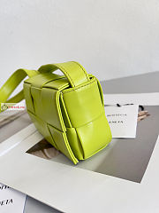 Bottega Veneta Candy Cassette In Smooth Leather Kiwi Yellow 12x8x4cm - 4