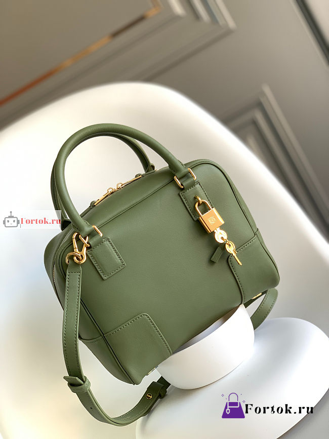 Loewe Amazona 19 Square Bag Avocado Green 19x18x11.5cm - 1