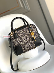 Loewe Amazona 19 Square Bag In Anagram Black 19x18x11.5cm - 1