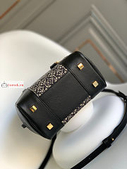 Loewe Amazona 19 Square Bag In Anagram Black 19x18x11.5cm - 4