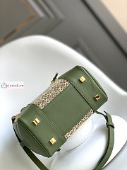 Loewe Amazona 19 Square Bag In Anagram Avocado Green 19x18x11.5cm - 4