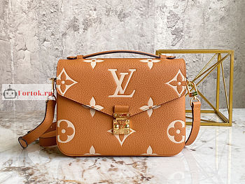 Louis Vuitton Pochette Metis Arizona Beige/Cream M45809 25x19x7cm