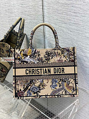 Dior Medium Beige Multicolor Embroidery M1296 36x27.5x16.5cm - 1