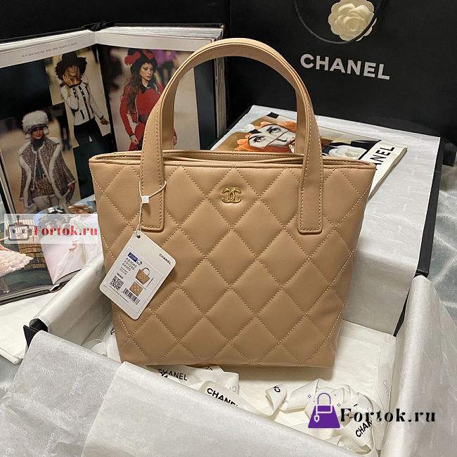 Chanel Vivian Vintage Tote Bag Beige AS3045 23x24x9cm - 1