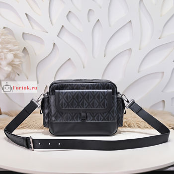 Dior Hit The Road Messenger Bag Black 1ESME 26x21x8cm