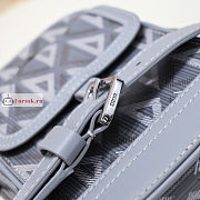 Dior Hit The Road Vertical Pouch Gray 11x19x5cm - 4
