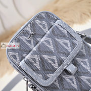 Dior Hit The Road Vertical Pouch Gray 11x19x5cm - 2