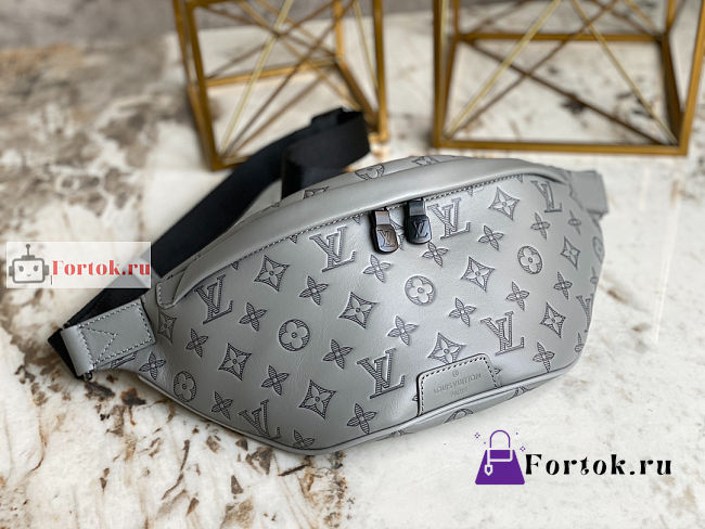 Louis Vuitton Discovery Bumbag Monogram Shadow M46108 44x15x9cm - 1