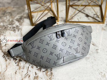 Louis Vuitton Discovery Bumbag Monogram Shadow M46108 44x15x9cm