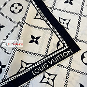 Louis Vuitton Croisillon Square 90 Cream M77455  - 3