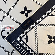 Louis Vuitton Croisillon Square 90 Cream M77455  - 2