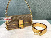 Fendace Baguette Brooch Bag In Gold Leather 28x15.5x7cm - 3
