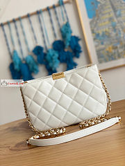 Chanel Hobo Handbag Lambskin Leather White AS3476 17x23x7cm - 4