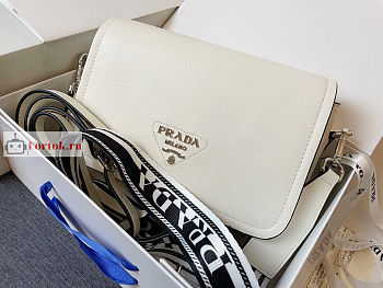 Prada Shoulder Bag In Grained Leather White 1BD314 15.5x9x23cm