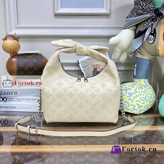 Louis Vuitton Why Knot PM Bag Creme M20700 28x34x12cm - 1