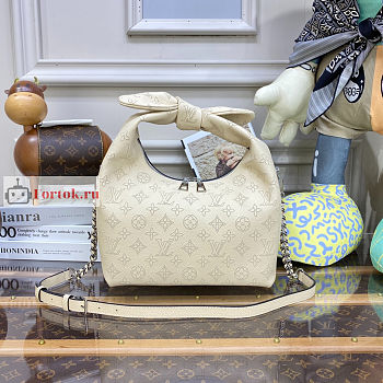 Louis Vuitton Why Knot PM Bag Creme M20700 28x34x12cm