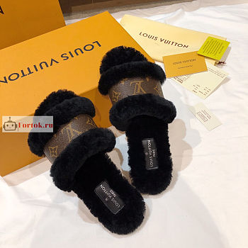 Louis Vuitton Lock It Flat Mule Fluffy Black 1A875W 