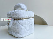 Chanel Small Vanity Case Shearling White AS3357 21x17x17cm - 4