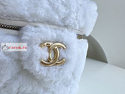 Chanel Small Vanity Case Shearling White AS3357 21x17x17cm - 2