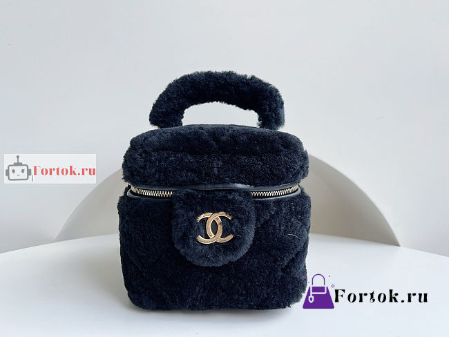 Chanel Small Vanity Case Shearling Black AS3357 21x17x17cm - 1