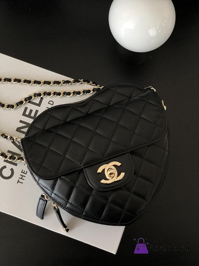 Chanel Heart Shape Bag 22S 12x13x5.5cm - 1
