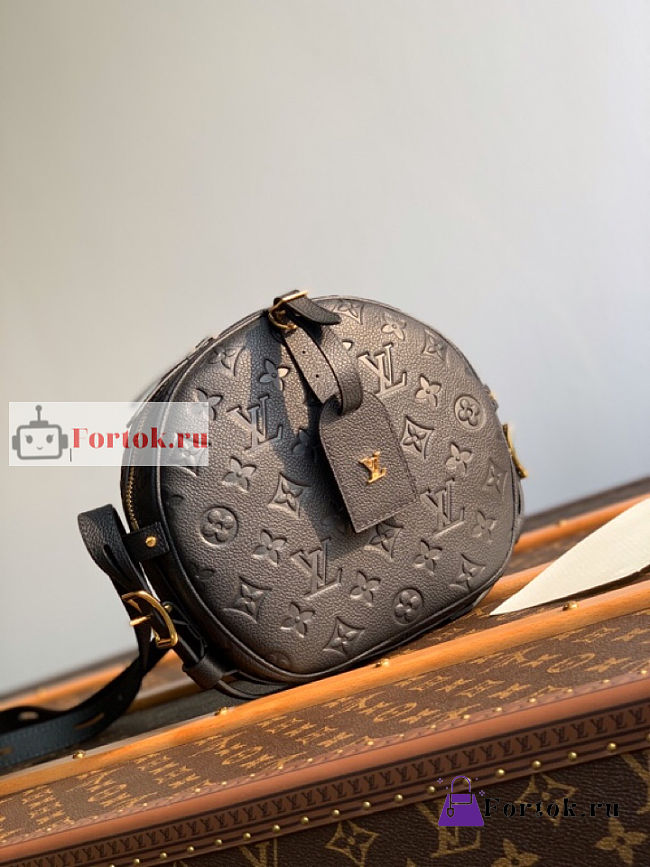 Louis Vuitton MM Soft Hat Box M45649 20x22.5x8cm - 1