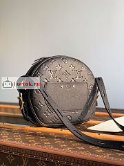 Louis Vuitton MM Soft Hat Box M45649 20x22.5x8cm - 5