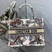 Dior Medium Ecru Multicolor Embroidery M1296 36x27.5x16.5cm - 1