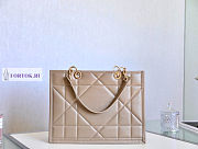 Dior Medium Essential Tote Bag 36.5x28x17.5cm - 5