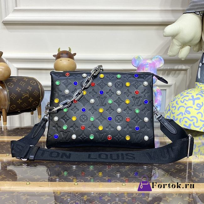 LV Coussin M22429 26x20x12cm - 1