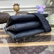 LV Coussin M22429 26x20x12cm - 6