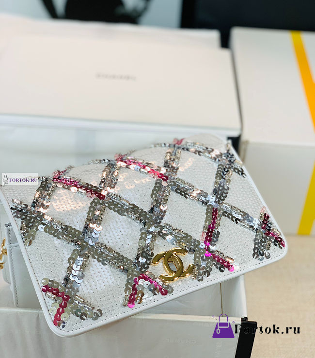 CN Clutch With Chain Sequin in White 19x12x3.5cm - 1