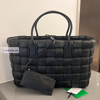 Bottega Veneta Maxi Intreccio Black Bag 50x42x18cm