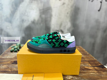 LV Sneakers 02